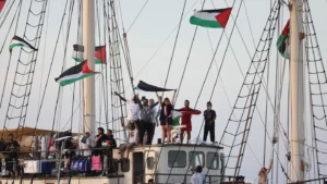 الإبحار نحو كسر الحصار البحري المفروض على قطاع غزة