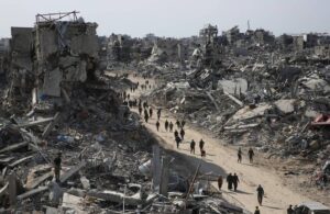 دعم غزة الآن متطلب عاجل.. نقطة تفتيش في غزة، حيث تعترض القيود الأمنية حركة المساعدات.